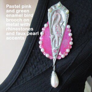 VTG bird brooch enamel on metal, Rhinestones, Faux pearl, Magnetic Back Clasp